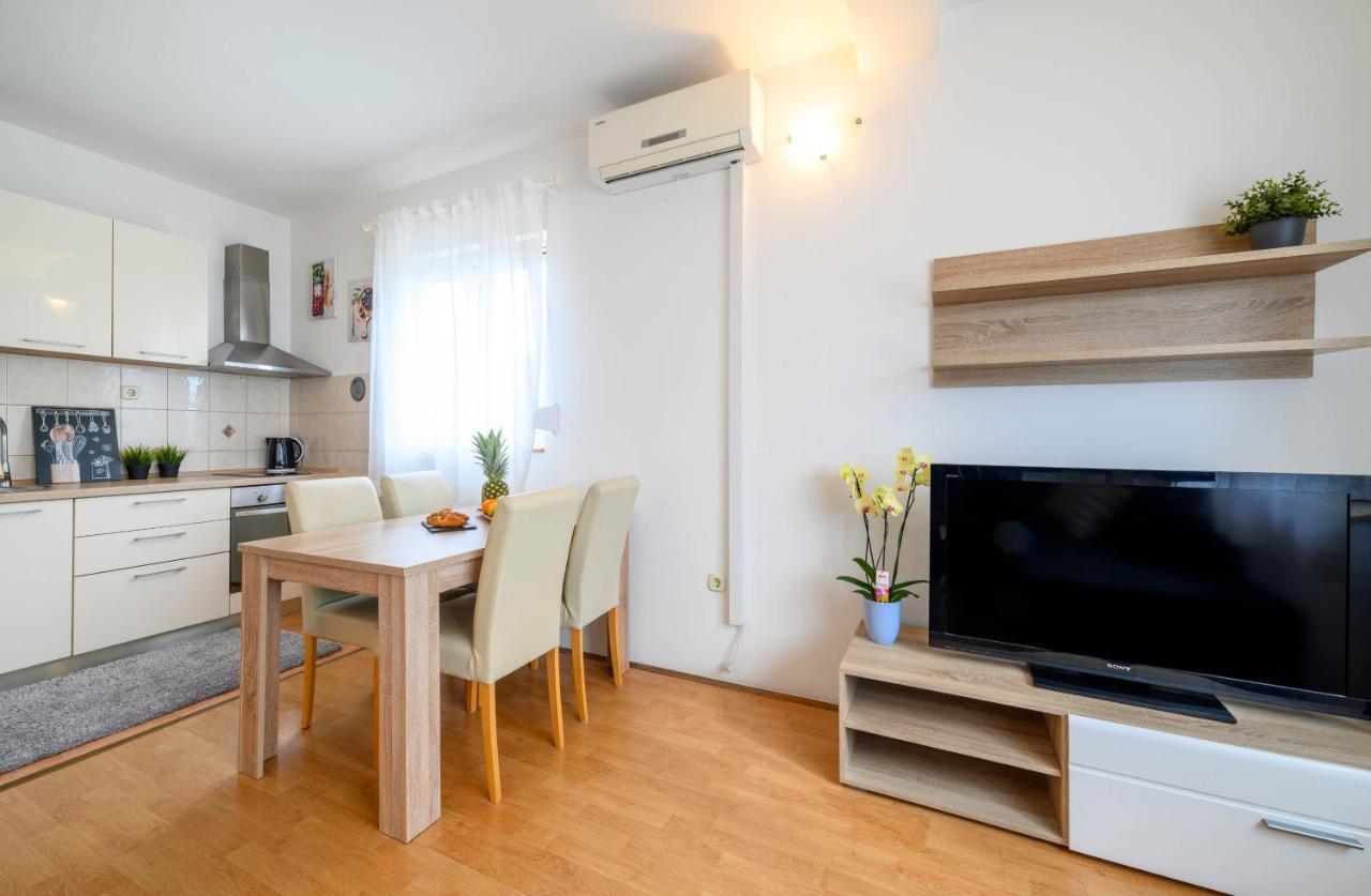 Apartment Malibu Žaborić Extérieur photo